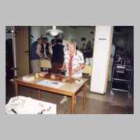 080-2262 14. Treffen vom 3.-5. September 1999 in Loehne - Wie bisher jedes Jahr die grosse Wurstplatte von Fritz und Irmgard.JPG